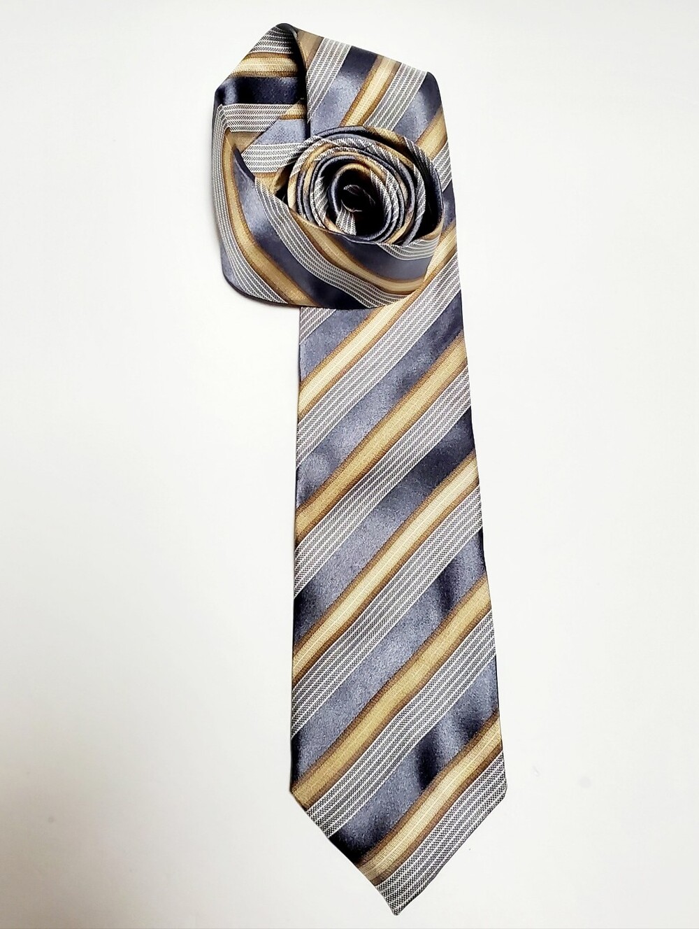 Alfani Red Label Men's Necktie Geaturing a Diagonal Striped Pattern